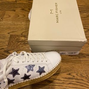 Brand new Marc Fisher star sneaker